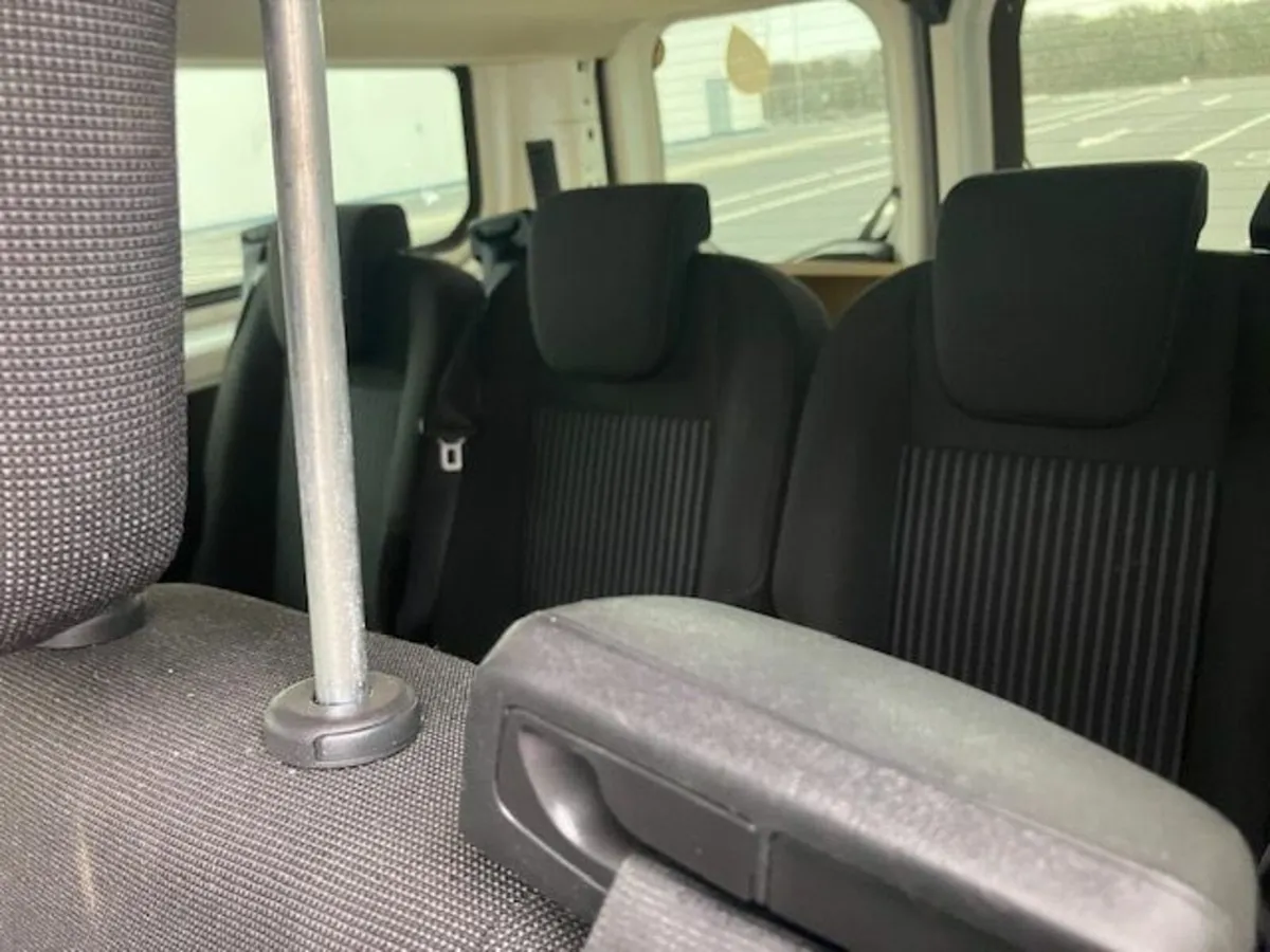 9 seater - Ford Transit Custom 2014 - Image 3