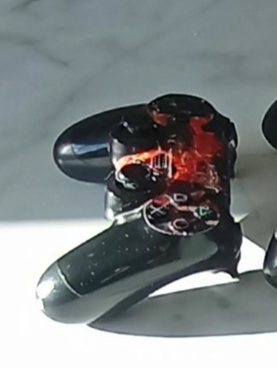 Play Station 4 - Image 1