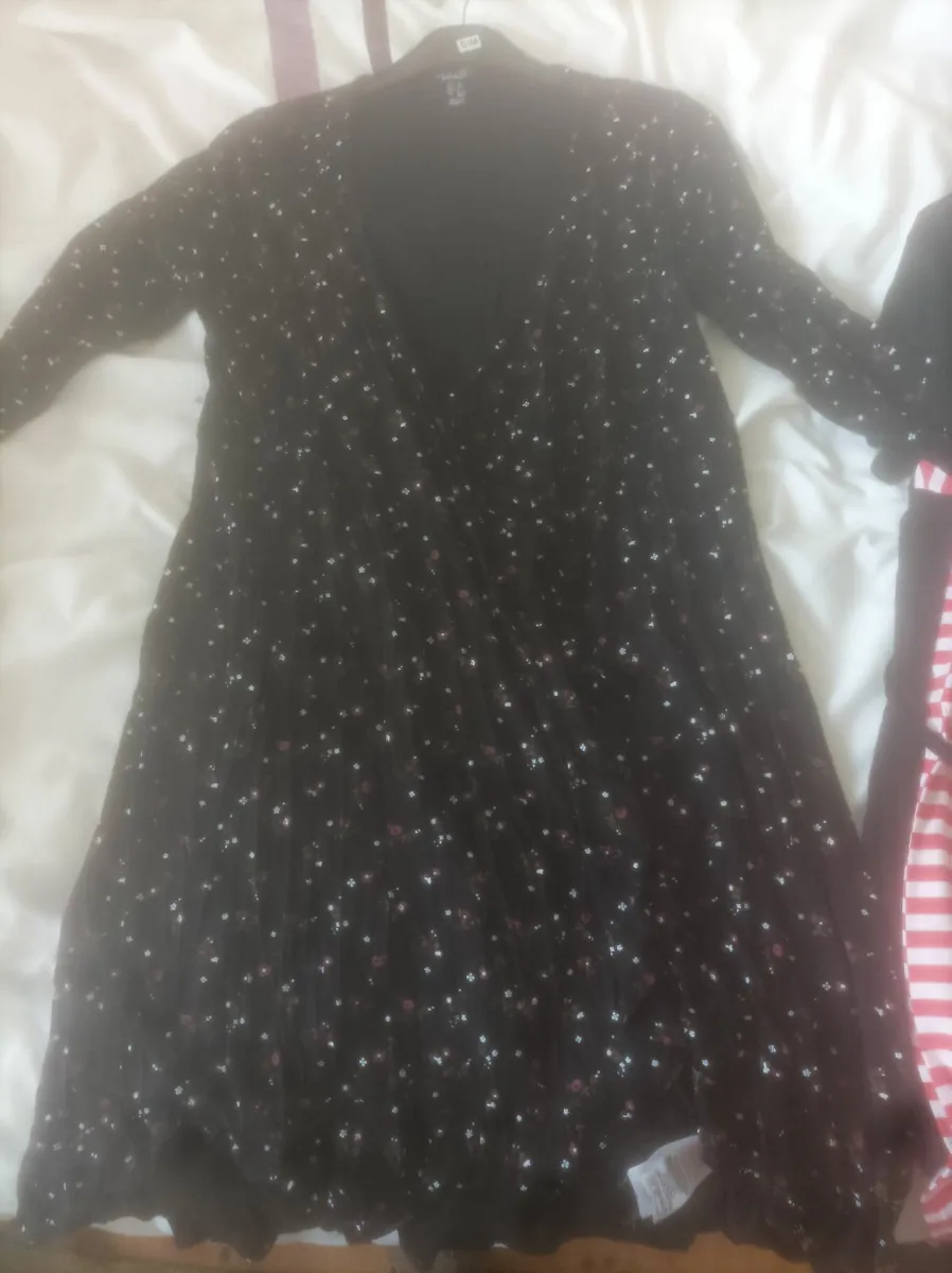 Maternity wear - Image 2