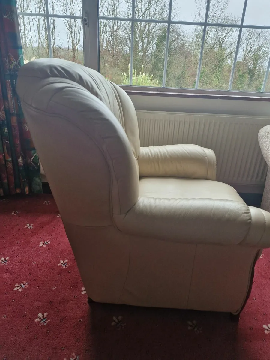 Armchair - Image 1