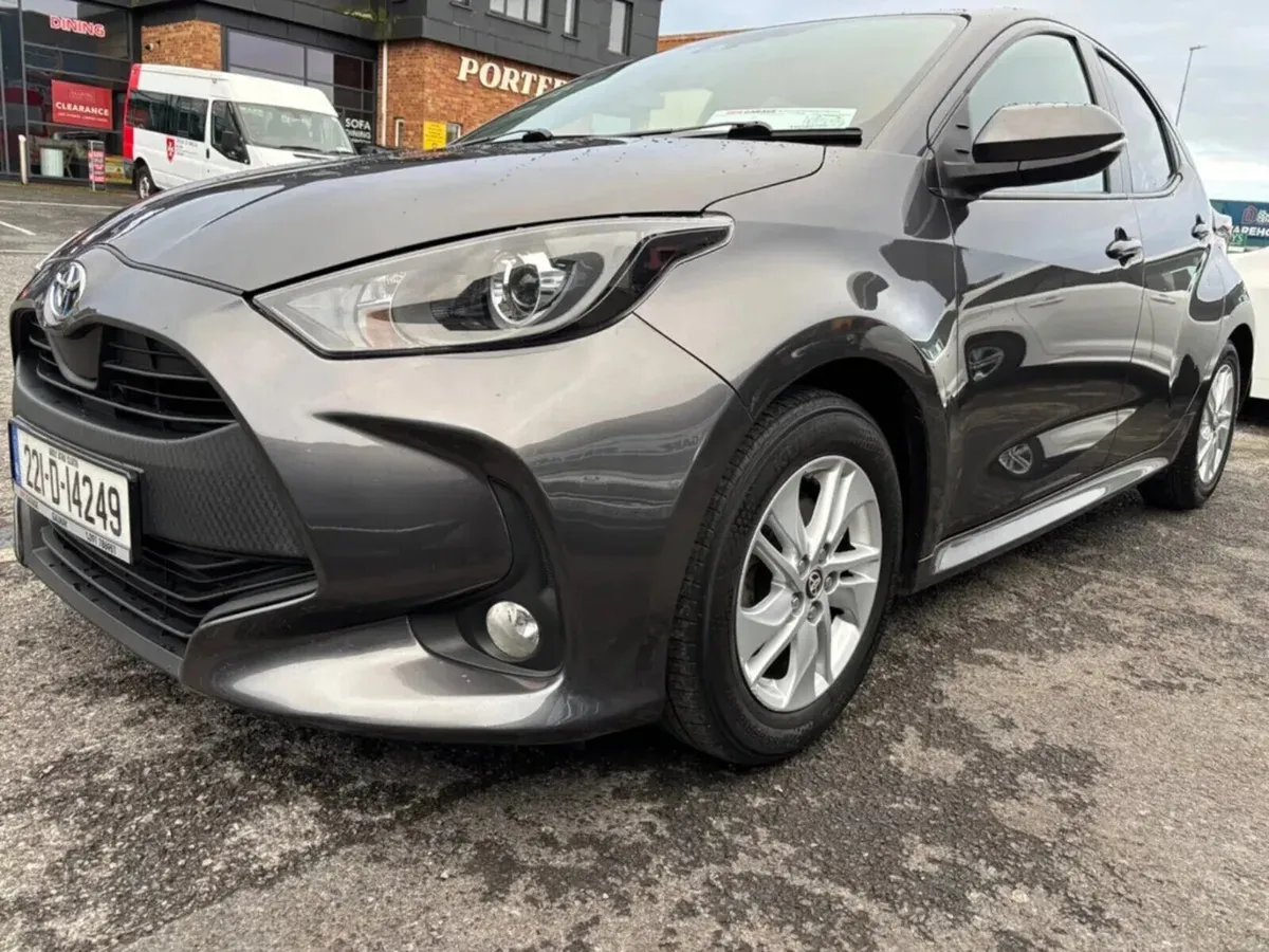 2022 Toyota Yaris 1.5 HYBRID 5 Dr LUNA - Image 2