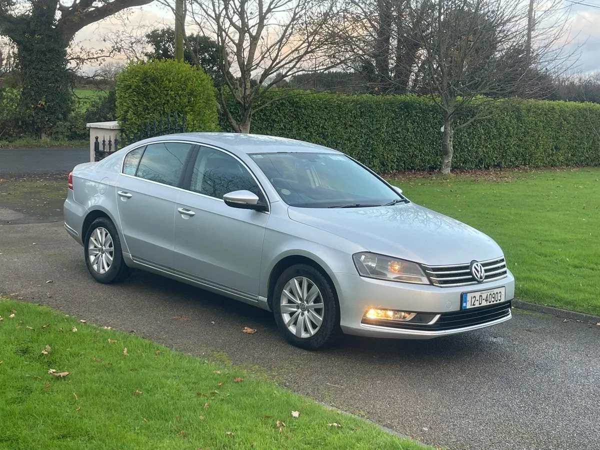 12 Volkswagen Passat 1.6 Diesel - Image 1