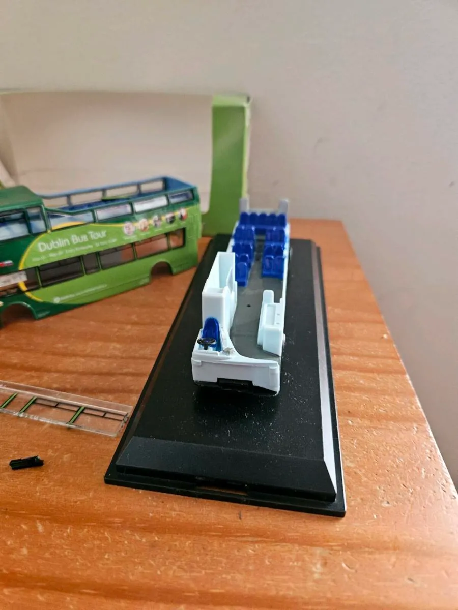 Corgi Creative Master Dublin Bus Tours Crash - Image 2