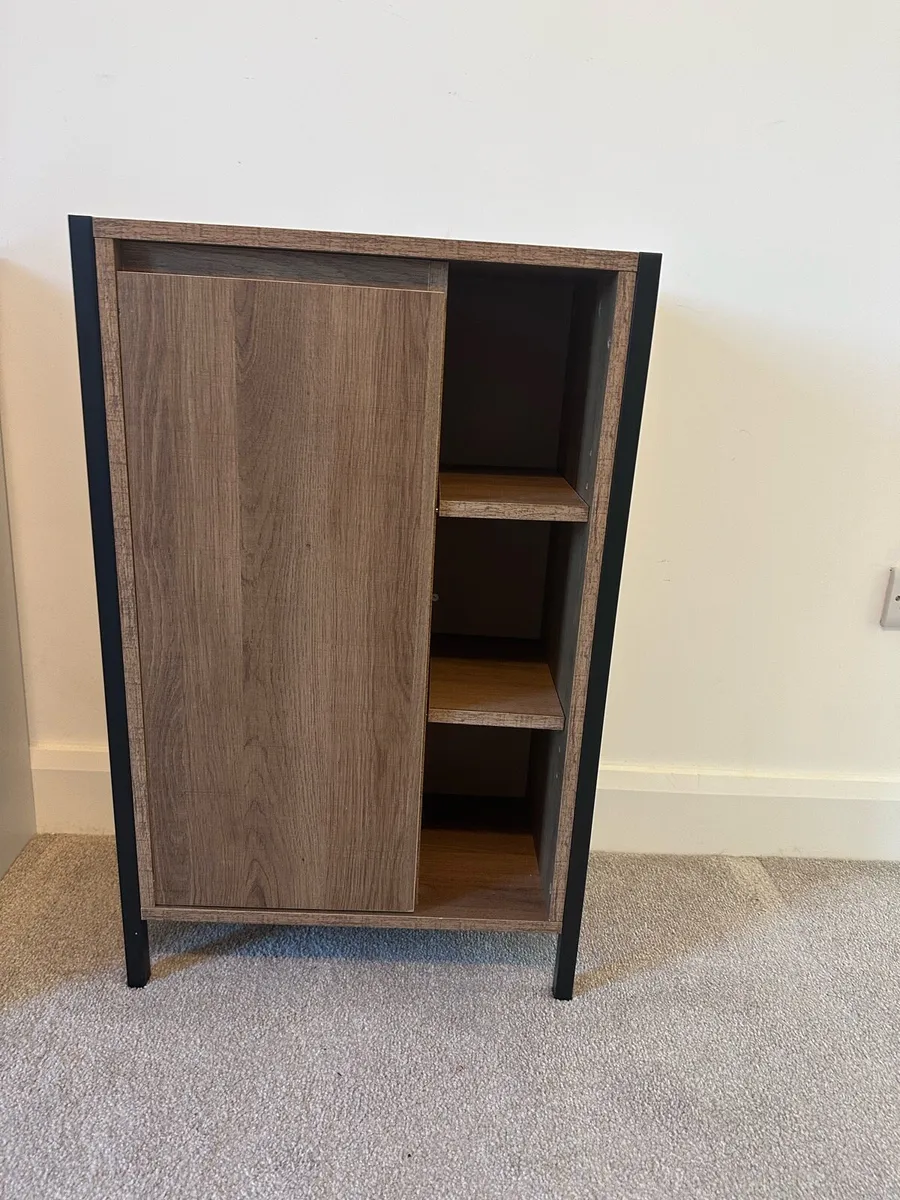 Cabinet - Image 1