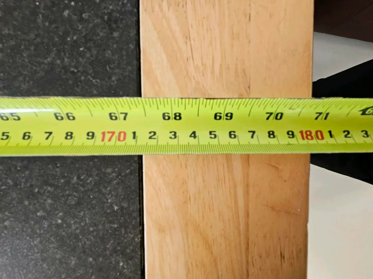 Kitchen Table and Chairs - Image 3