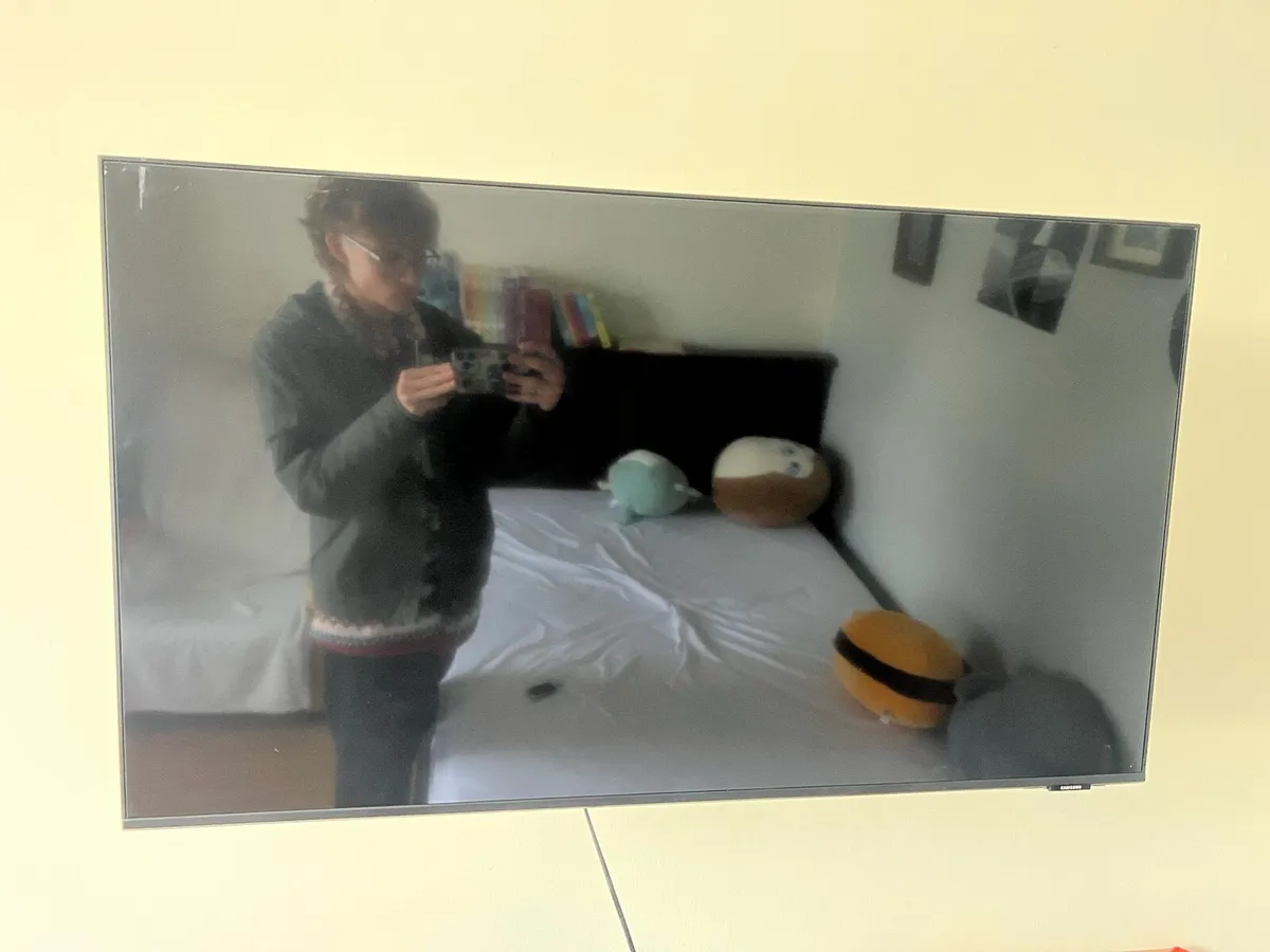 Samsung TV 43” - Image 1