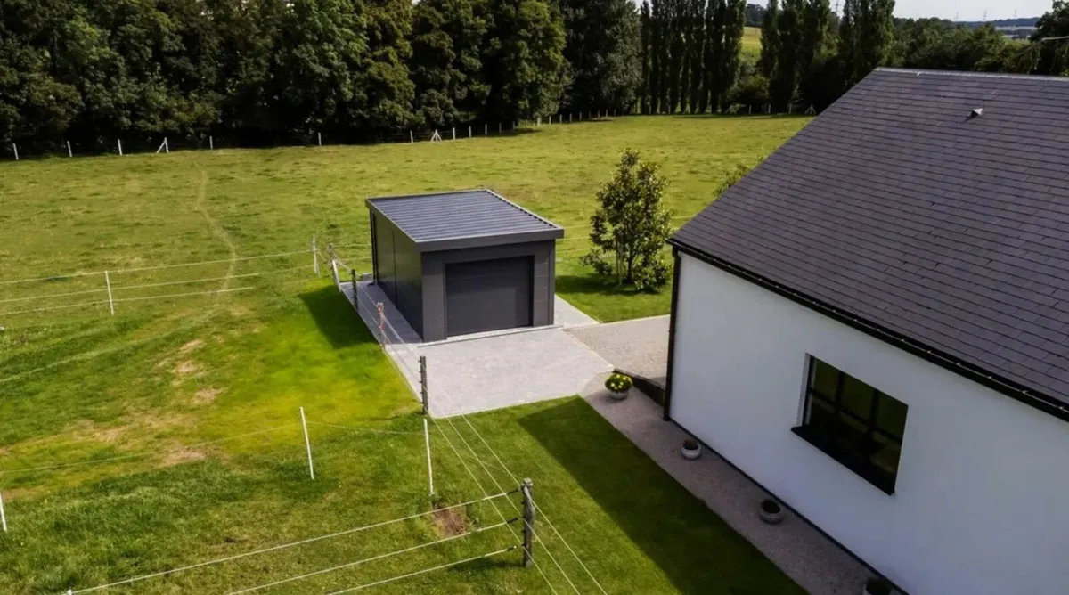 Car Garage - Image 3