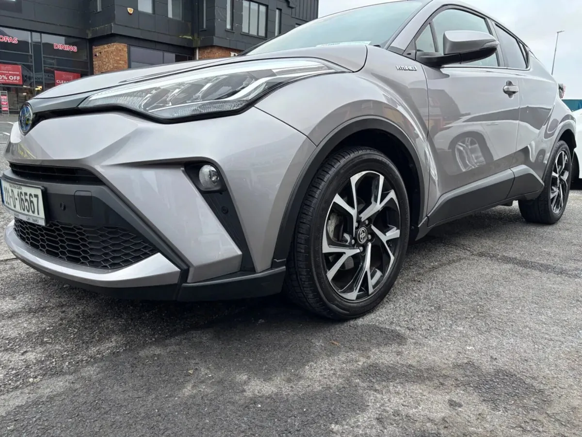 2022 Toyota C-HR 1.8 HYBRID SPORT BITONE - Image 4