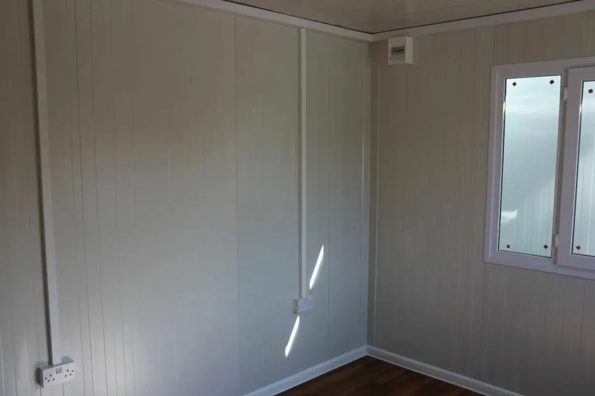 30 ft x 10ft Office 2 rooms, toilet and kitchen - Image 3