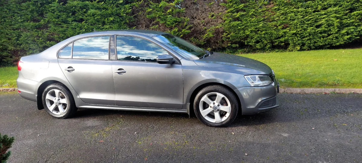 Volkswagen Jetta 2013 - Image 4