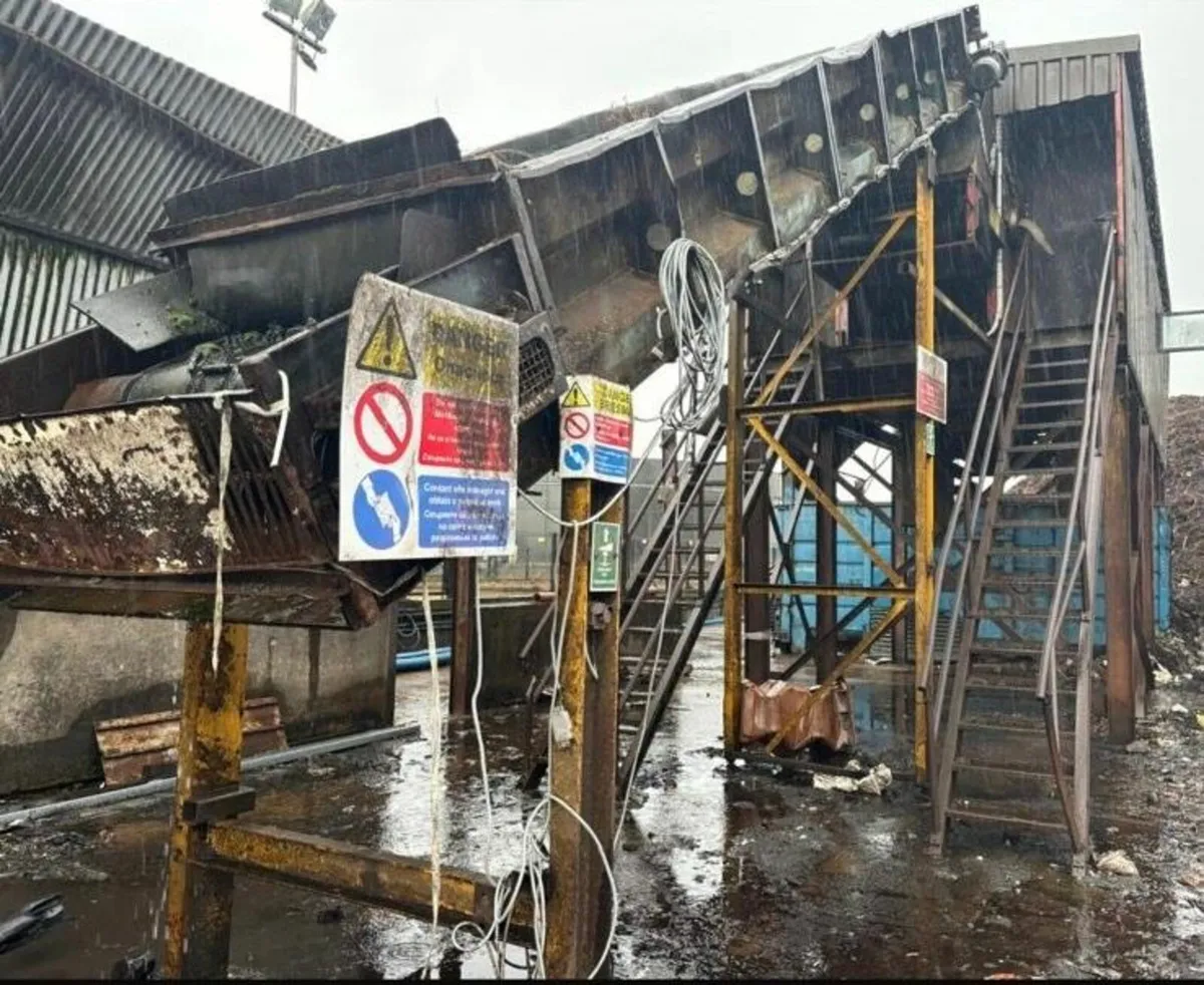 Picking station feed conveyor & Hopper - Image 1