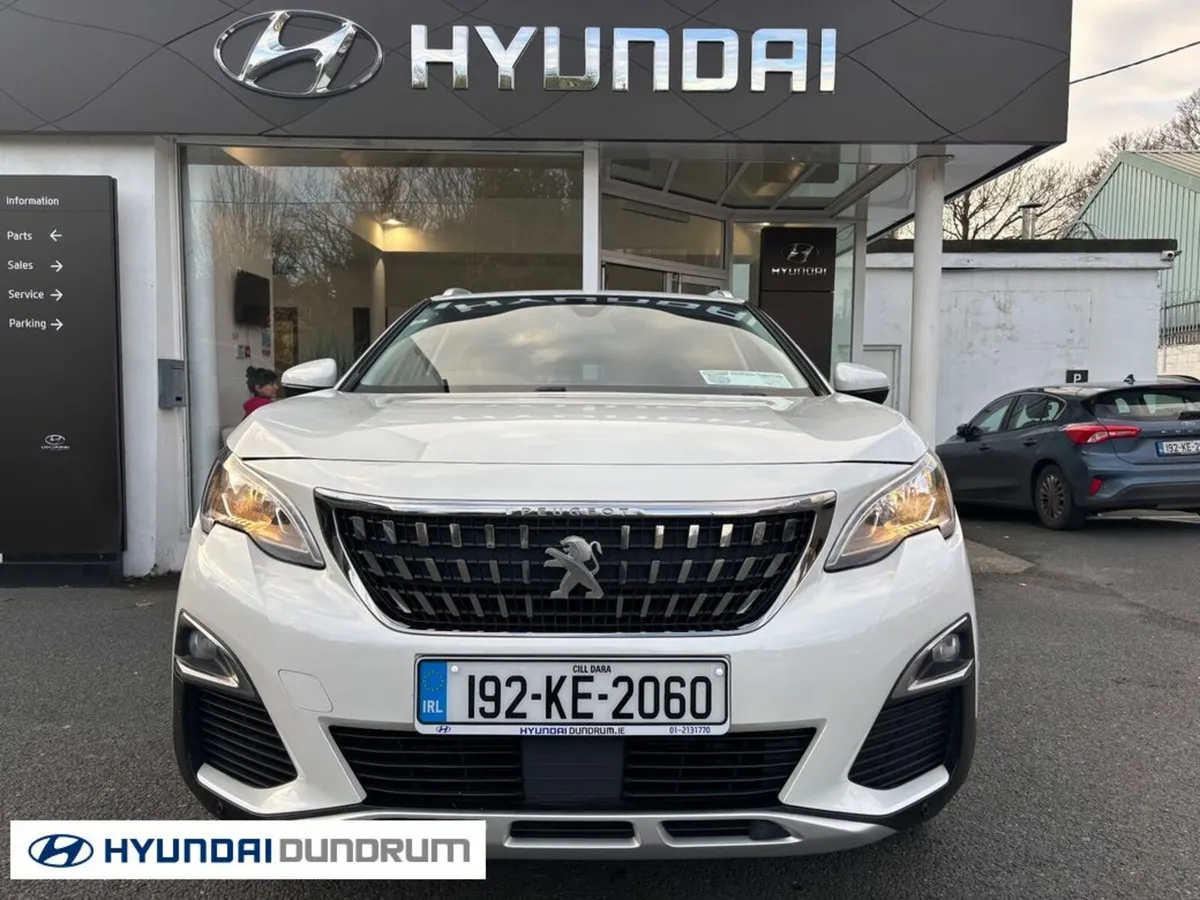 Peugeot 3008 1.2 Allure Puretech 5DR Auto - Image 2