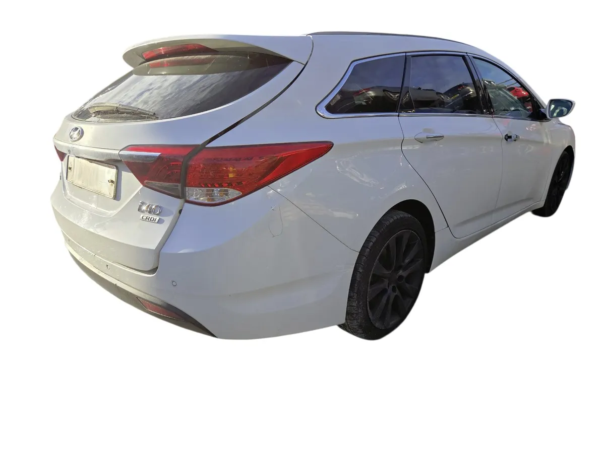 2012 HYUNDAI I40 For Breaking/Dismantling - Image 3