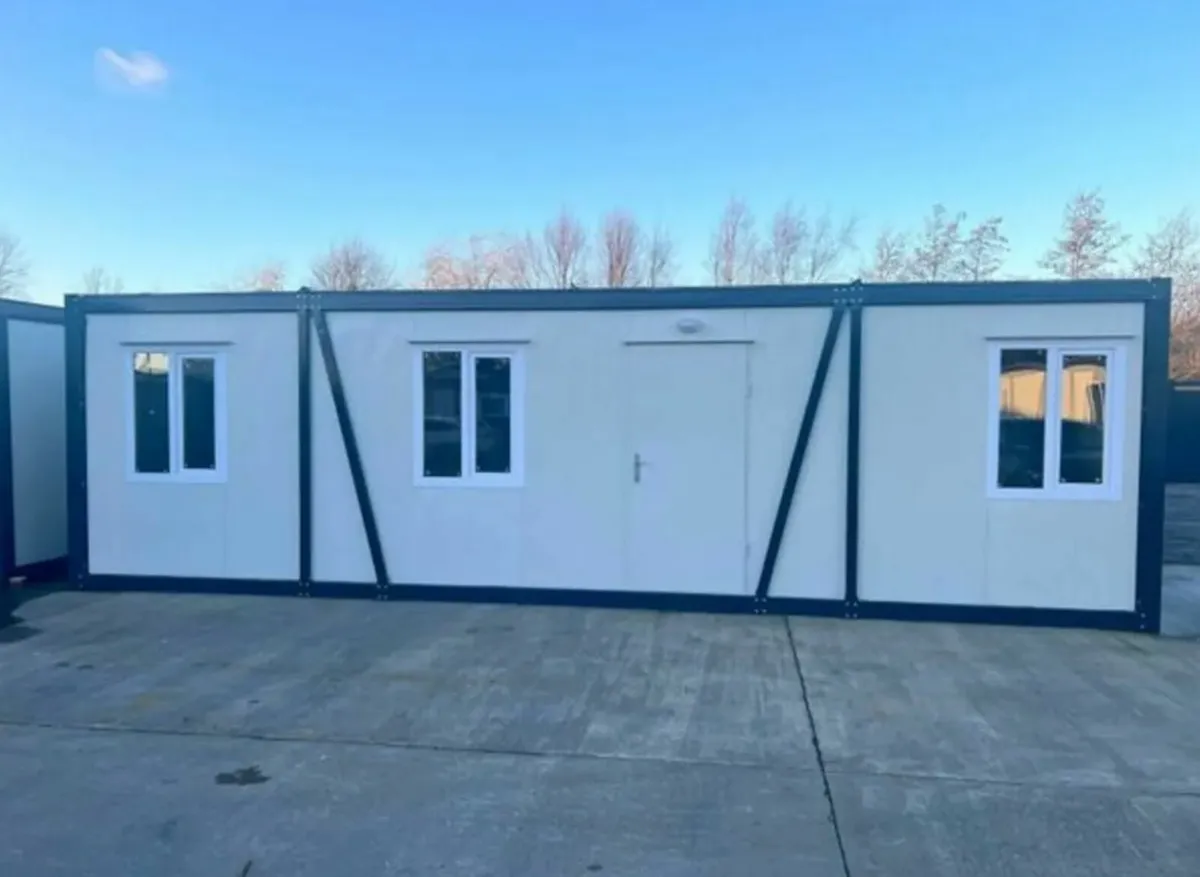 30ft x 10ft Portable Office - Image 1