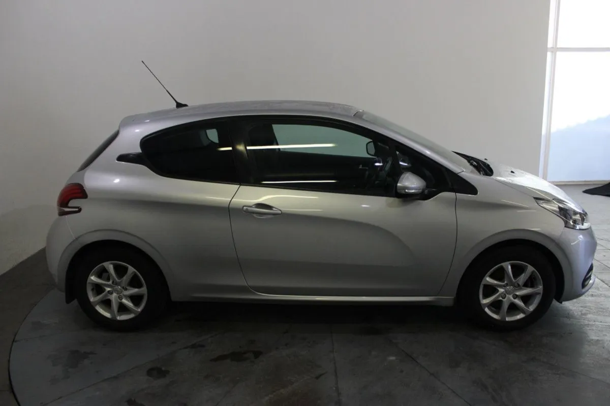 Peugeot 208 1.2 Puretech 82bhp Active 3 dr - Image 4