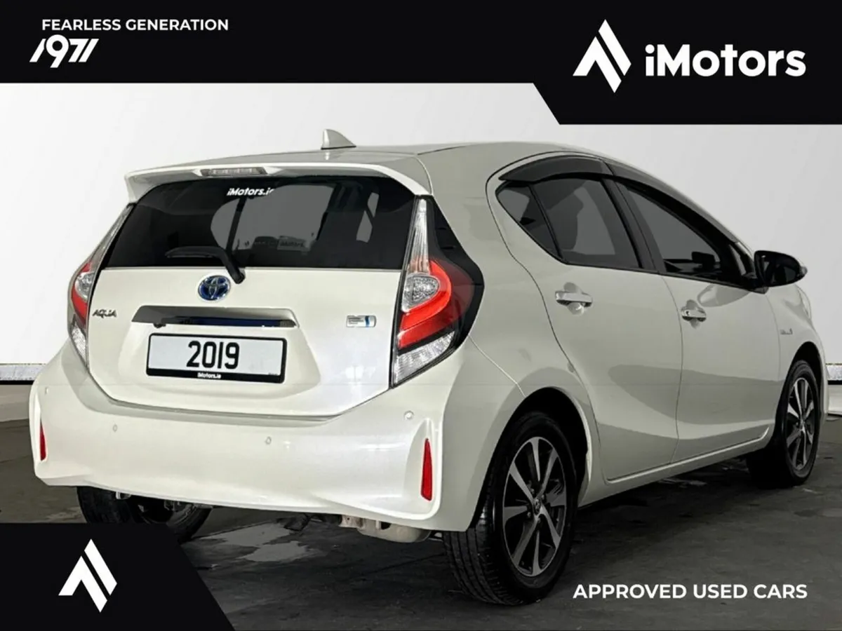 Toyota Aqua HYBRID AUTOMATIC - Image 3