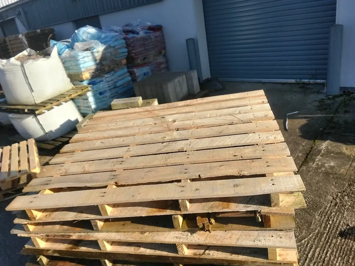 Wood pallets - Image 1