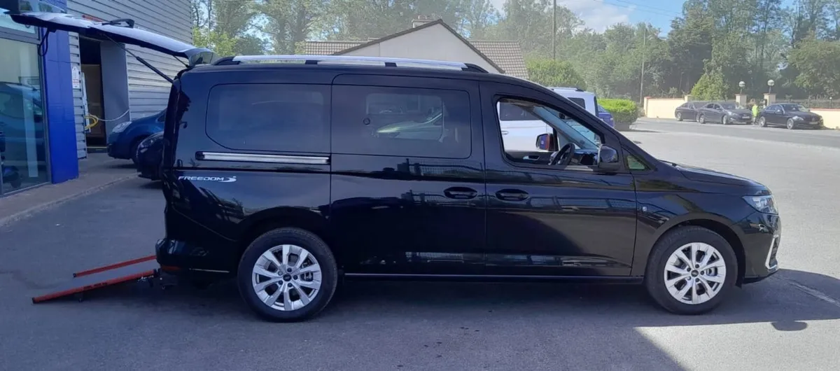 Wheelchair Accessible Ford Tourneo Connect - Image 4