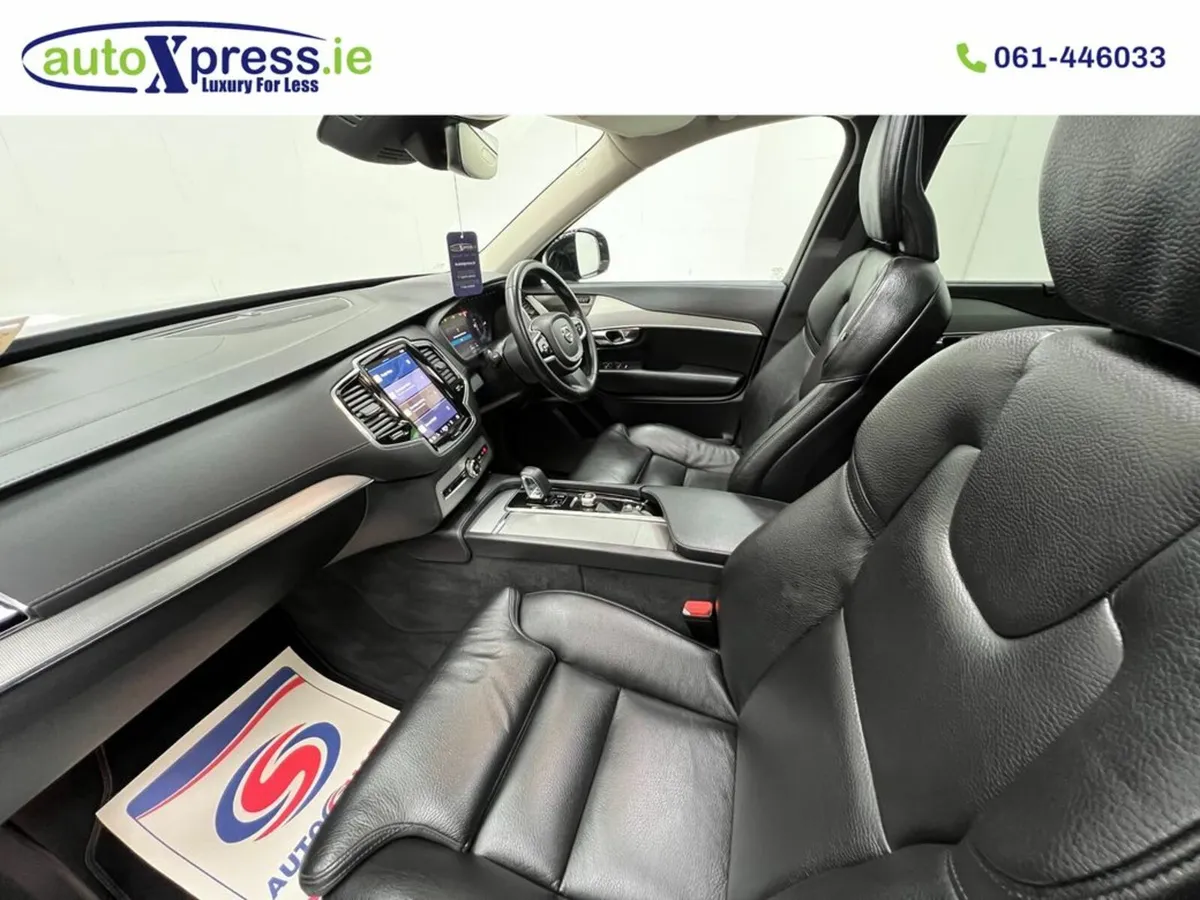 Volvo XC90 RECHARGE Panoramic Roof - Image 4