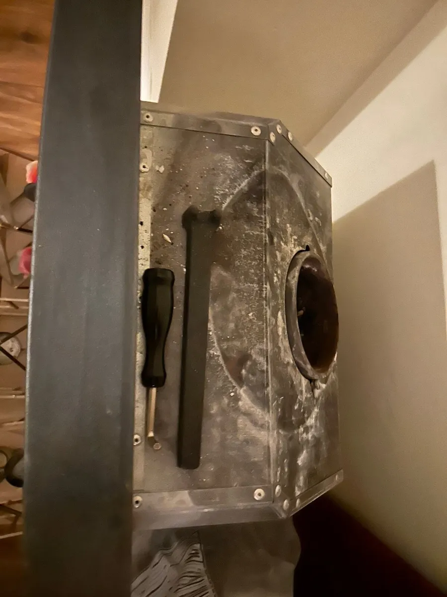 Henley Apollo insert stove - Image 3