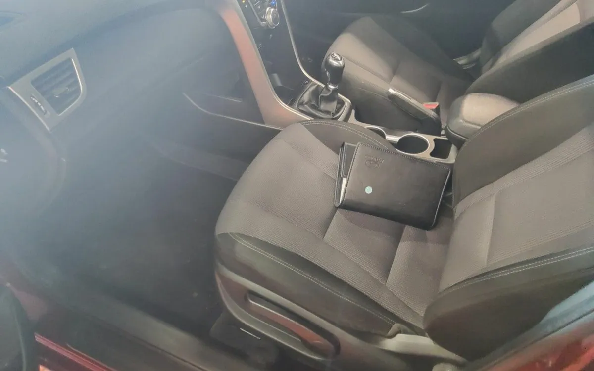 Hyundai i30 1.6 Diesel Deluxe - Image 4