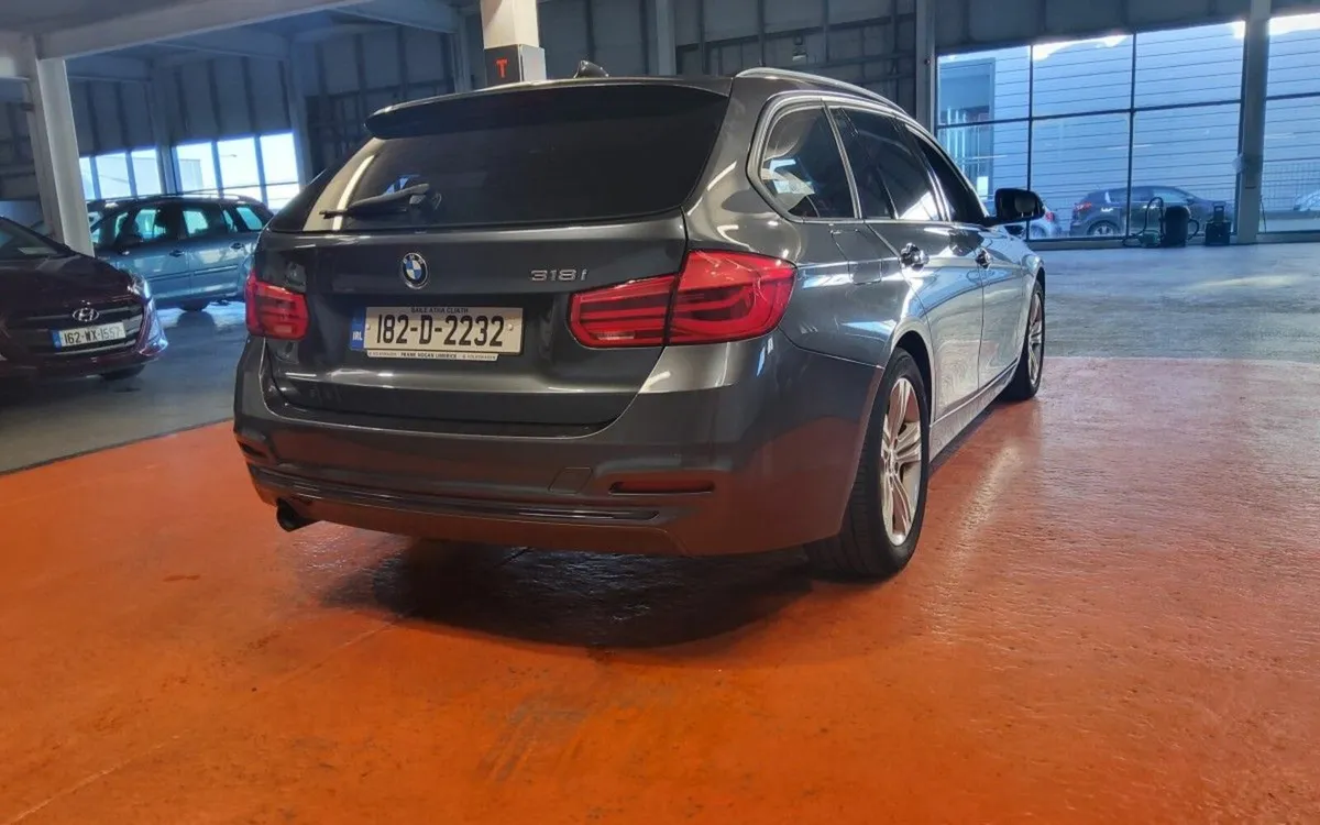 BMW 3-Series 318i Sport Auto - Image 4