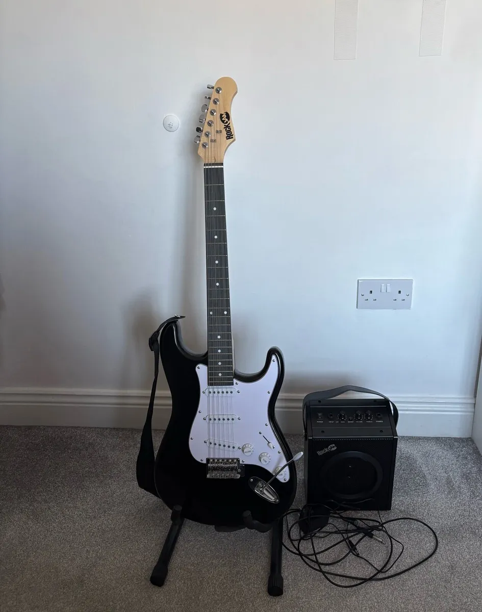 Electric guitar €150 Walking pad €150 - Image 2