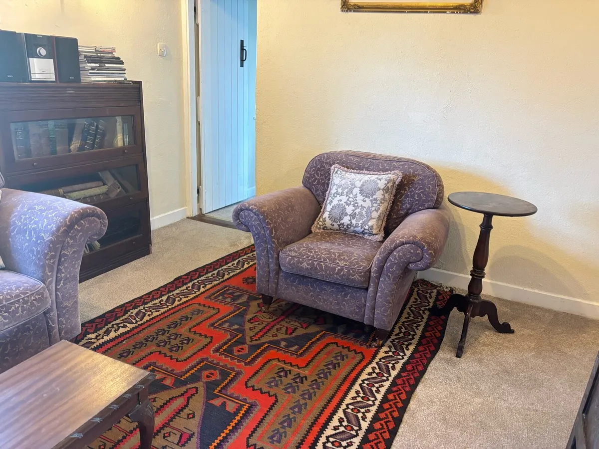 2 seater couch and arm chair. - Image 3