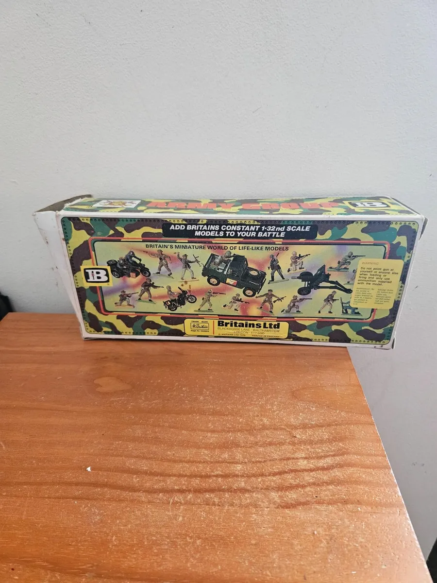 Britains 1970's Landrover and Artillery Set - Image 2