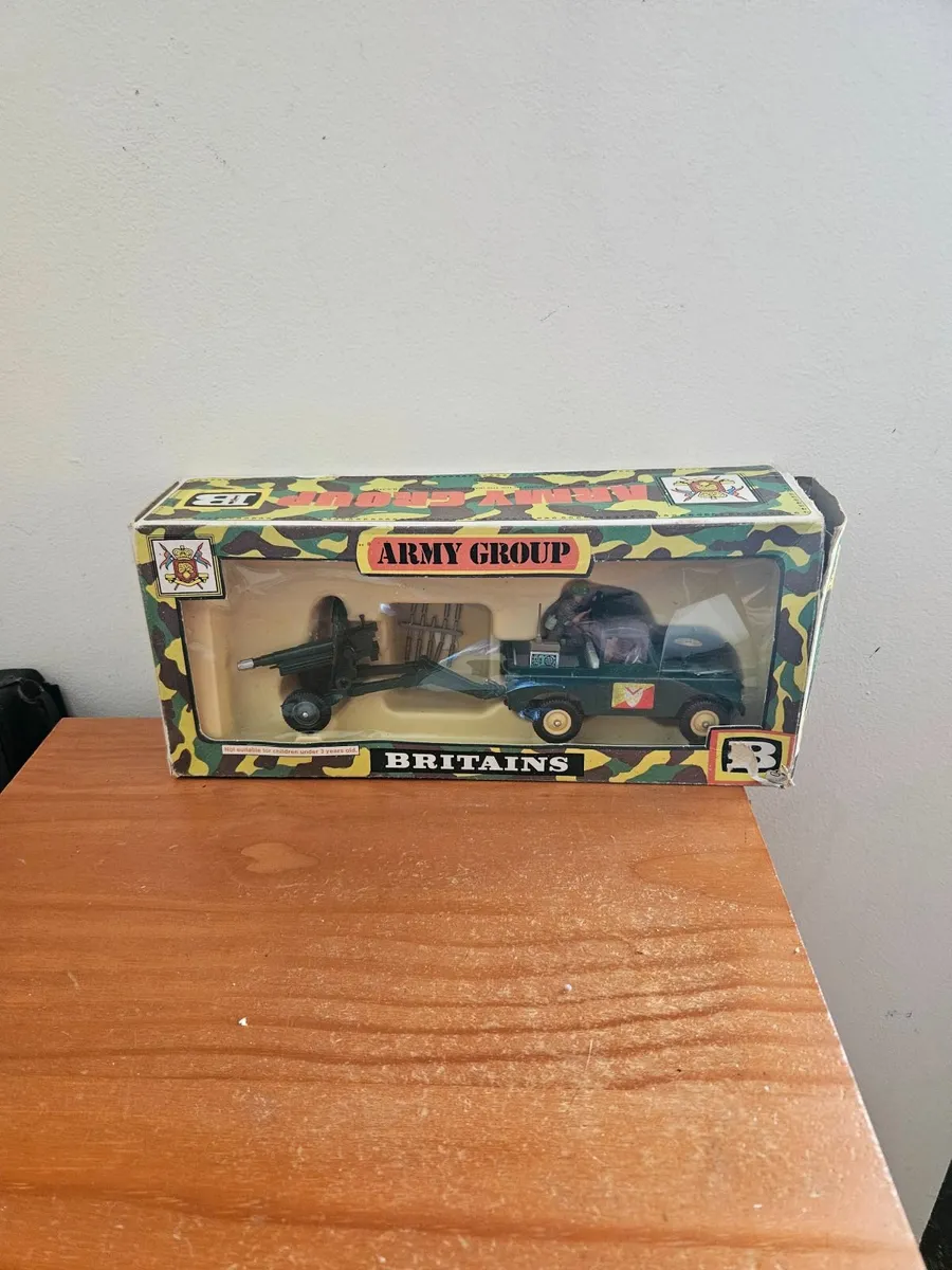 Britains 1970's Landrover and Artillery Set - Image 4