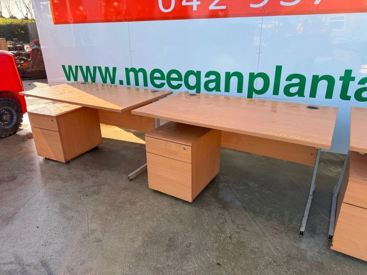 Office desk and draws - Image 1