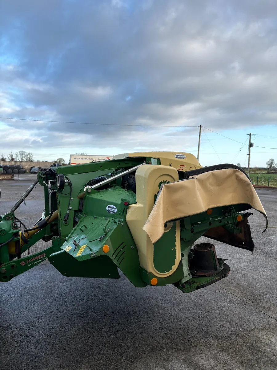 2021 Krone F320Cv Front Mower - Image 4