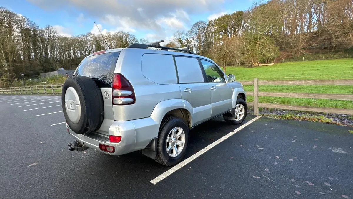 Toyota Land Cruiser 2006 - Image 3