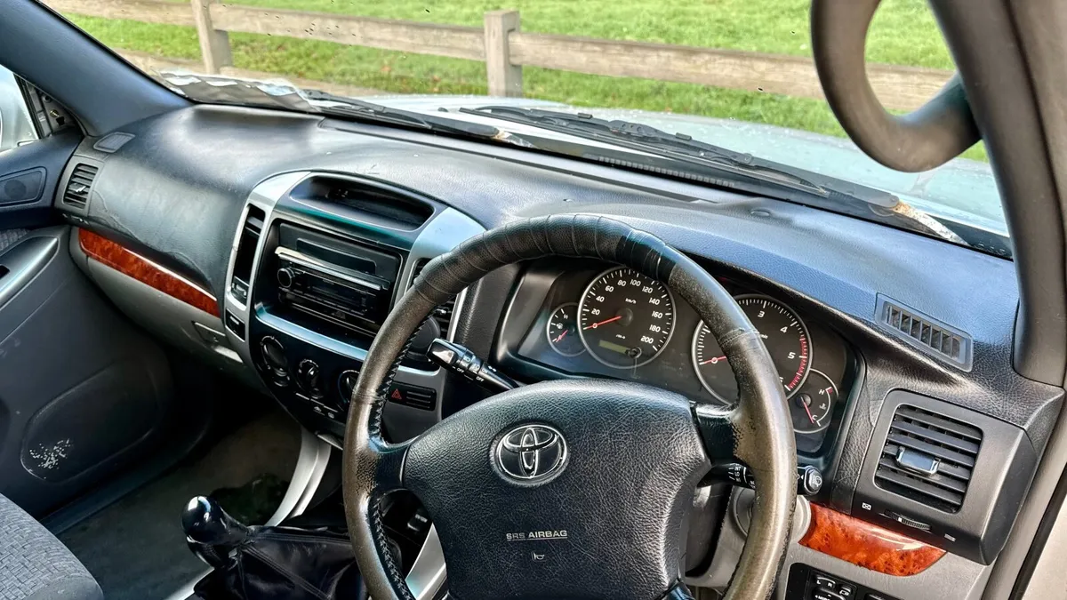 Toyota Land Cruiser 2006 - Image 4