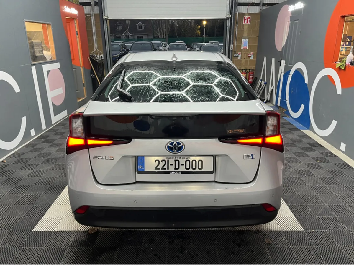 Toyota Prius 2022 TOYOTA PRIUS 1.8L HYBRID / 72K K - Image 3