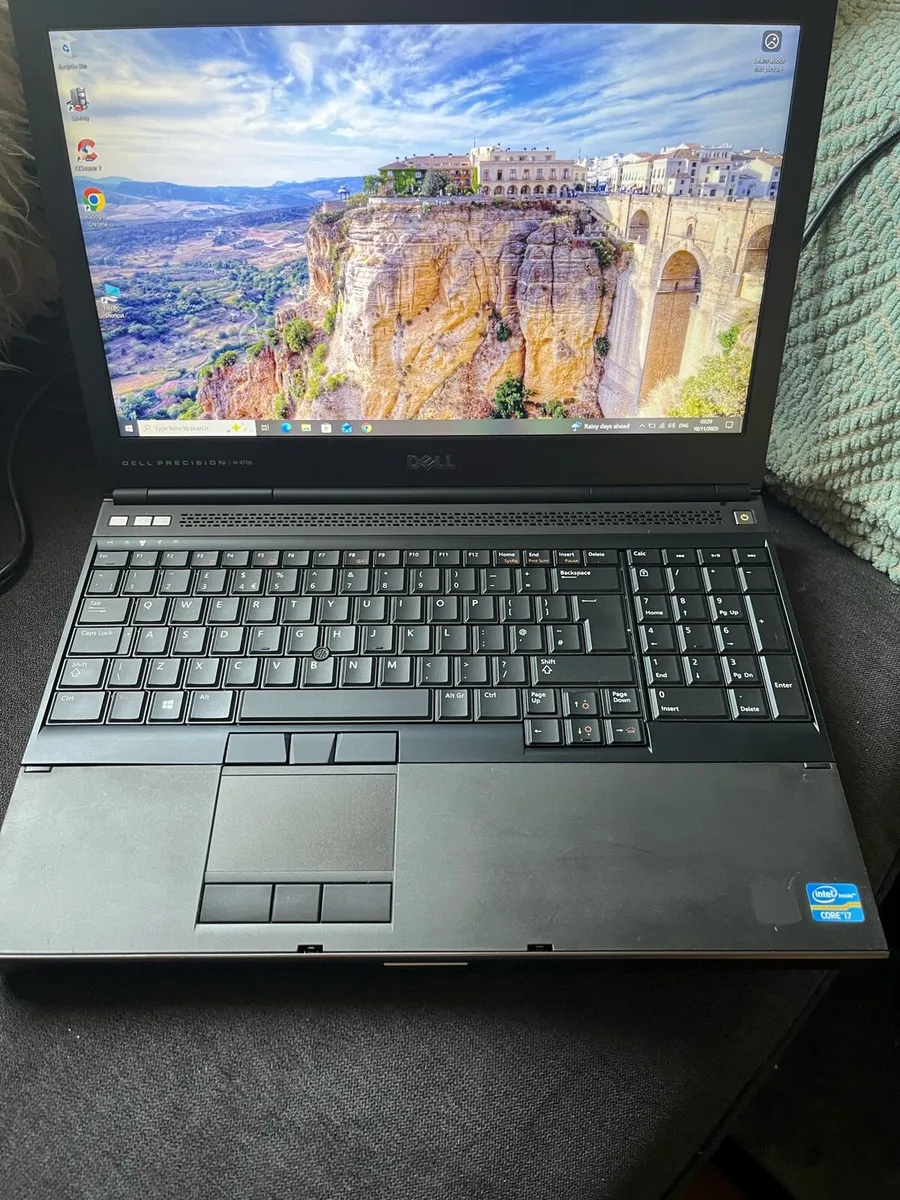 Dell i7 laptop - Image 2