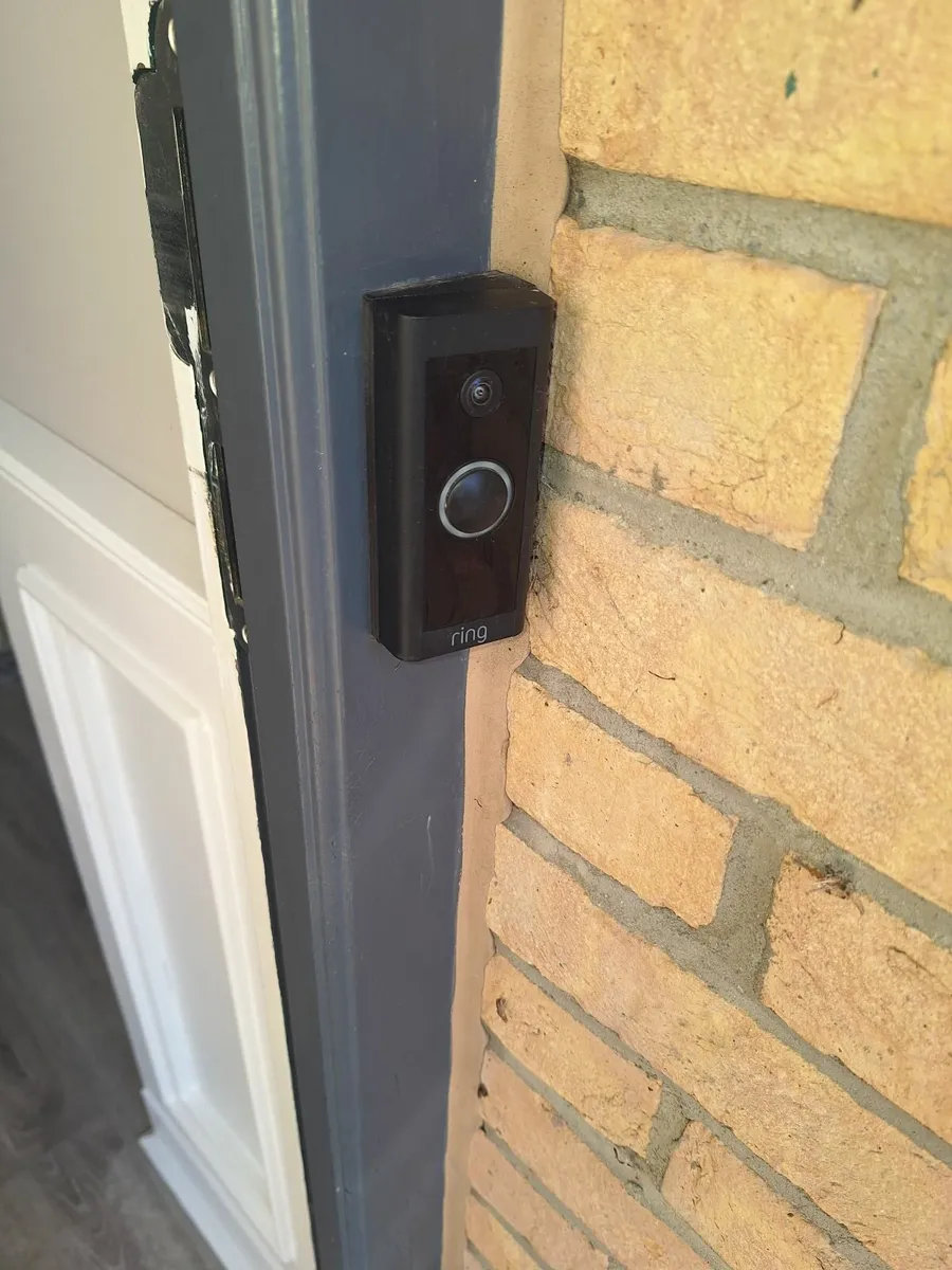 Electrician available - Image 2