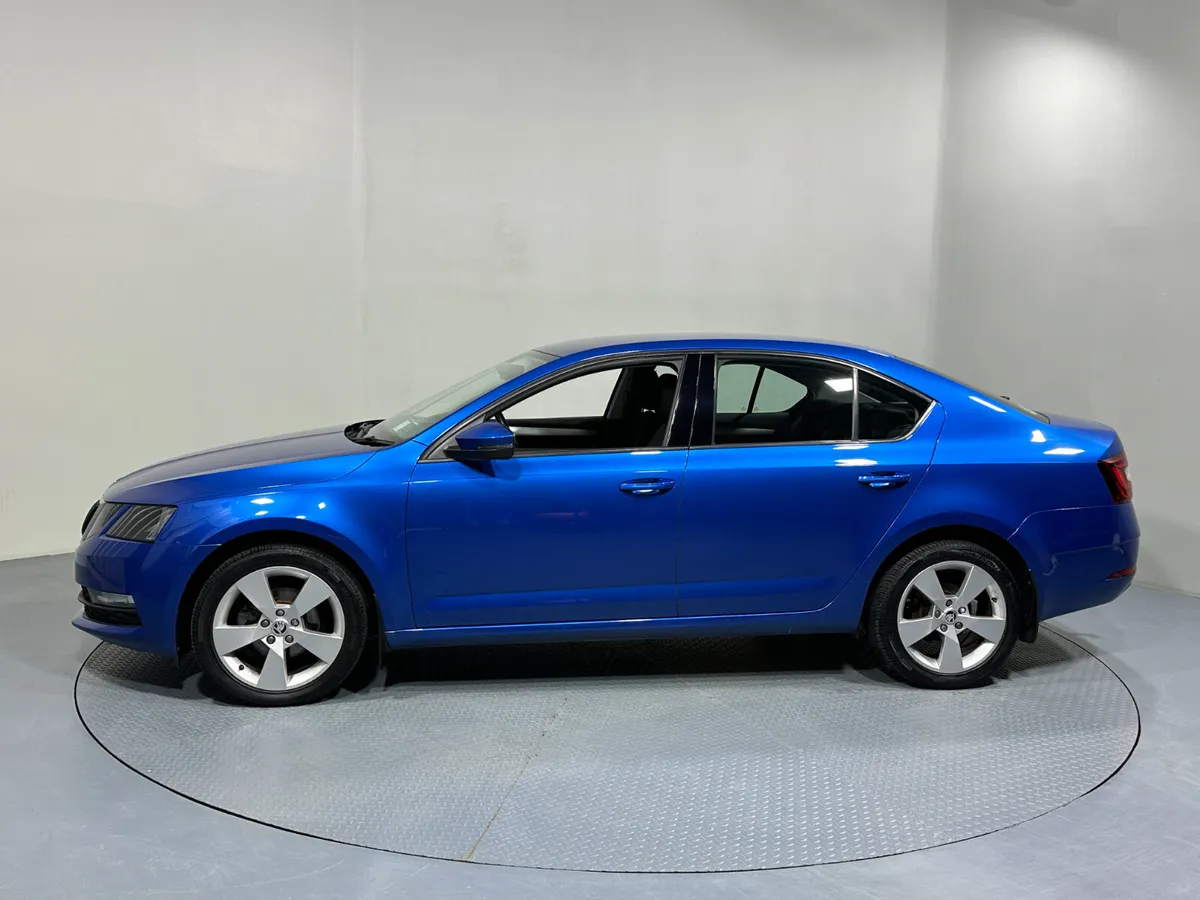 Skoda Octavia Ambition 1.6 Tdi 191 - Image 4