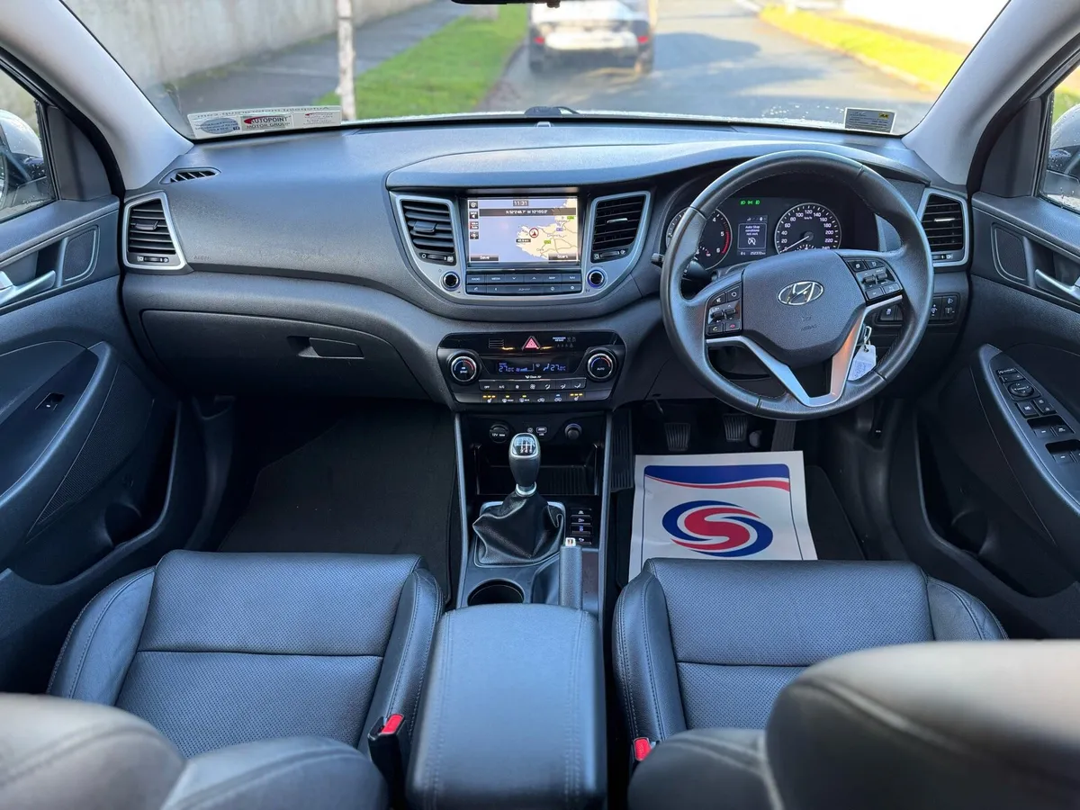 Hyundai Tucson Executive 1.7 116BHP High Spec - Image 2