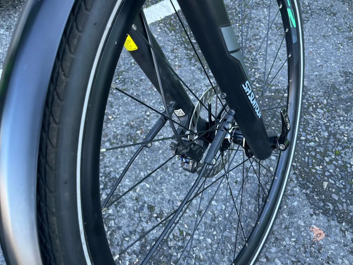 Giant Expore E bike - Image 4