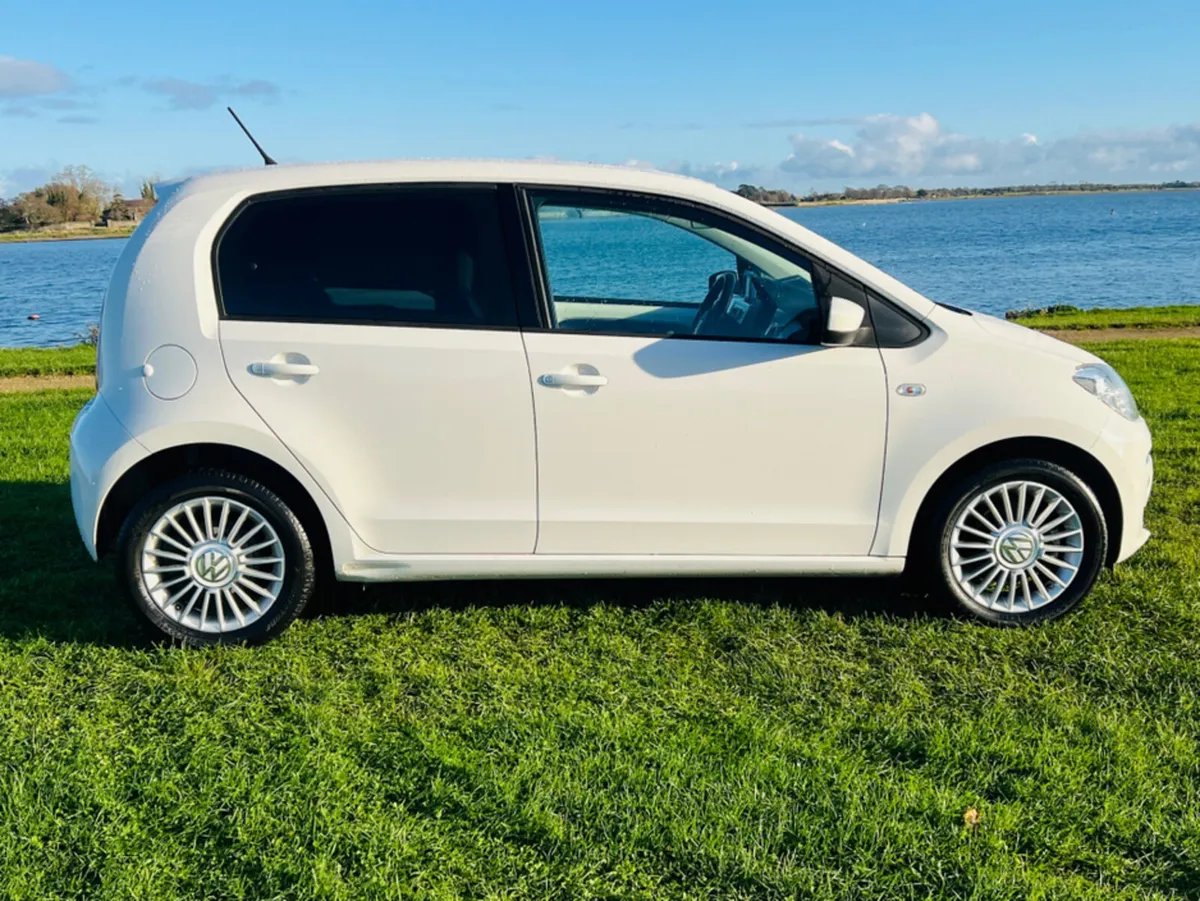 Volkswagen up! 1.0 AUTO//FINANCE AVAILABLE//CALL T - Image 3