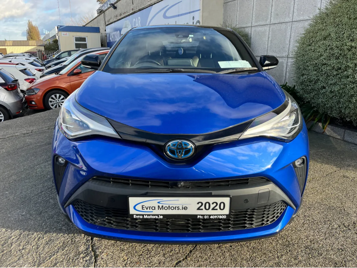 Toyota C-HR SOL AUTOMATIC HYBRID 1.8 PETROL //HALF - Image 2