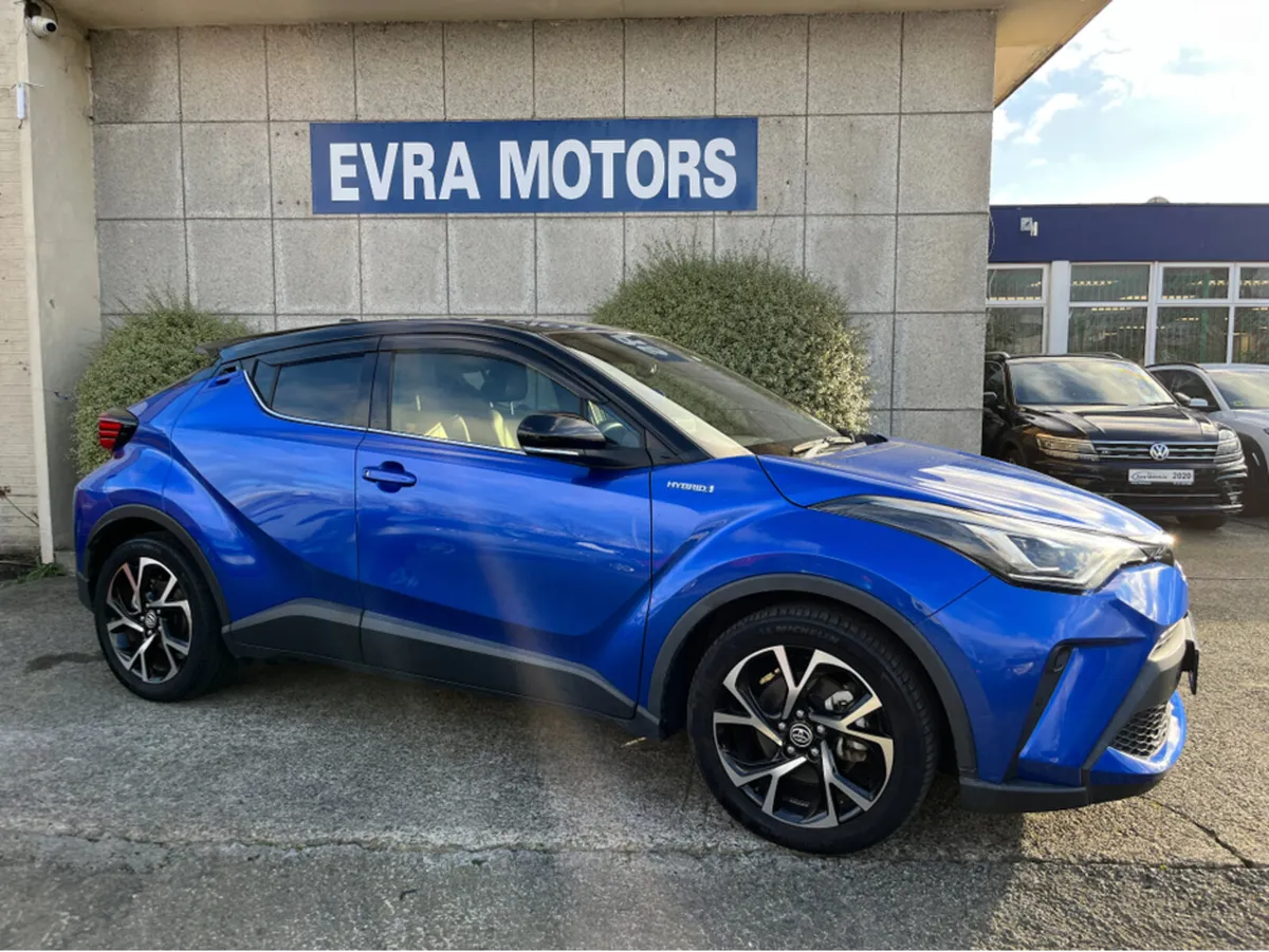 Toyota C-HR SOL AUTOMATIC HYBRID 1.8 PETROL //HALF - Image 3