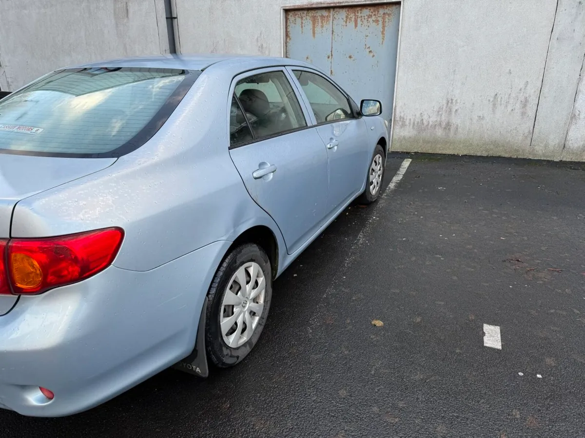 Toyota Corolla 2010 - Image 4