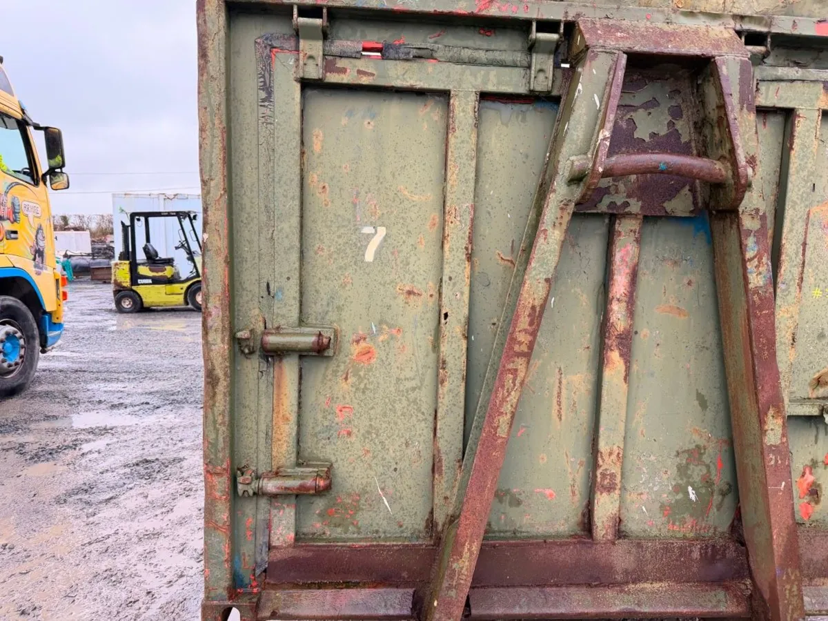 35 / 40 YARD HOOK SKIP BIN ....746P - Image 4