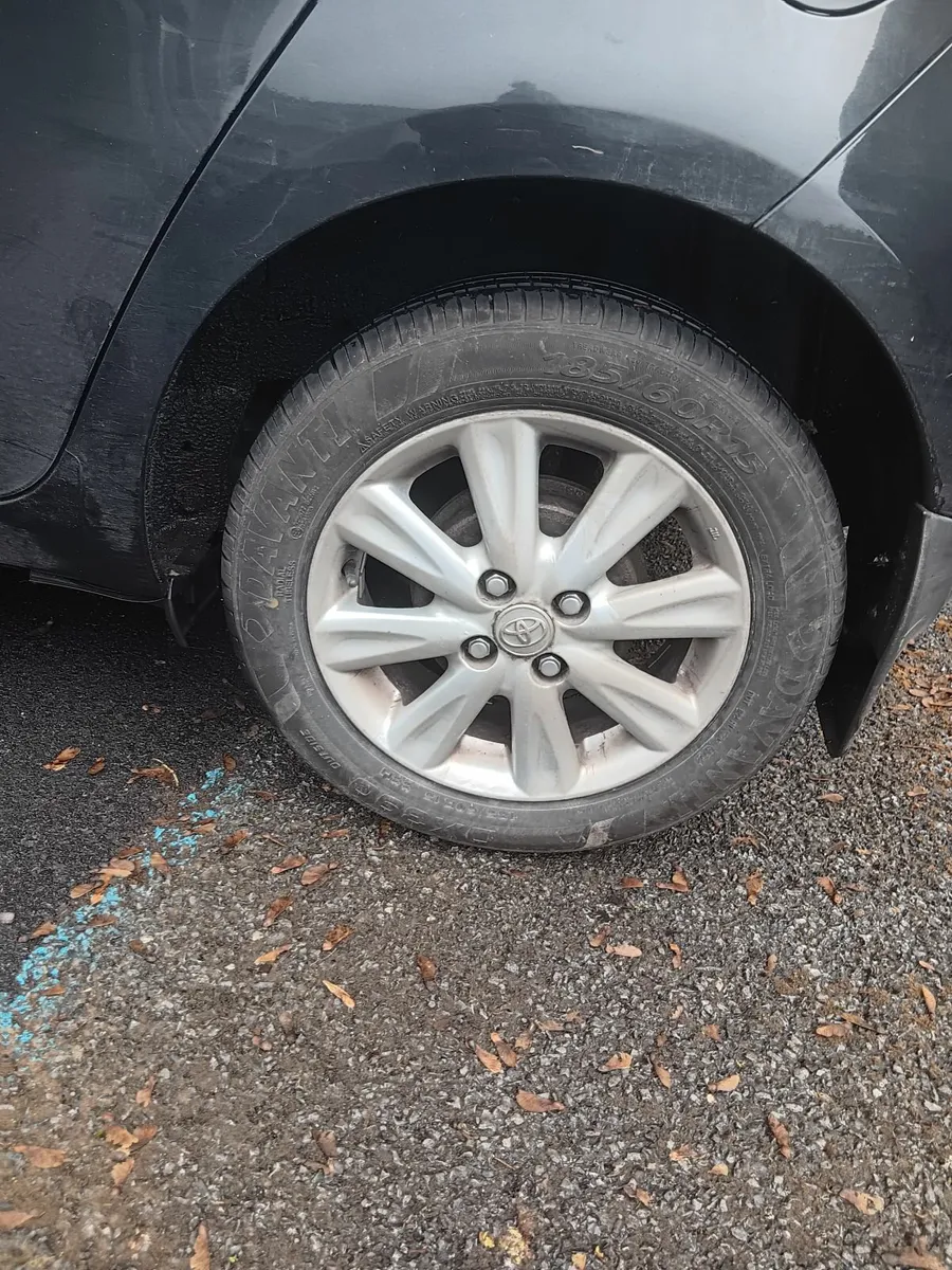 Toyota Yaris 2010 - Image 1