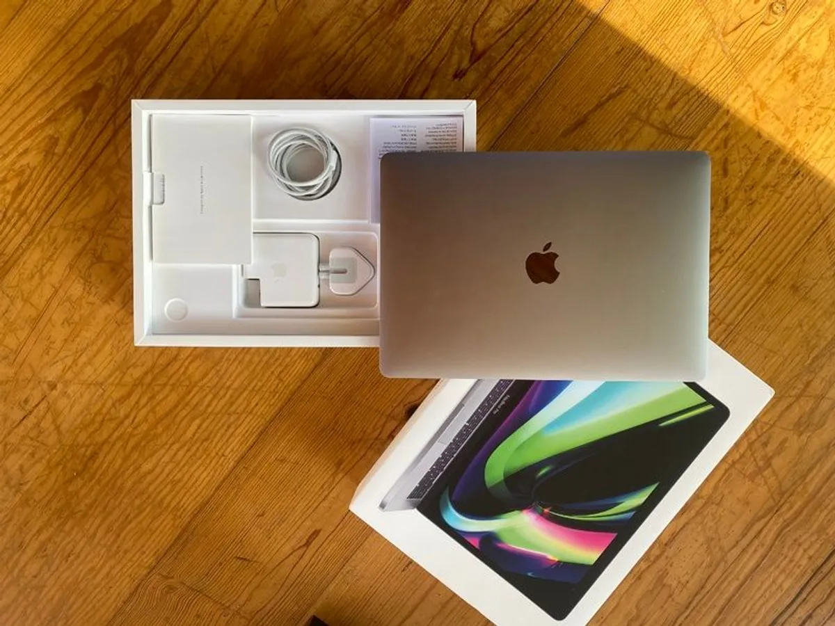 Macbook Pro 13" 2020 16gb RAM 1tb SSD - Image 1