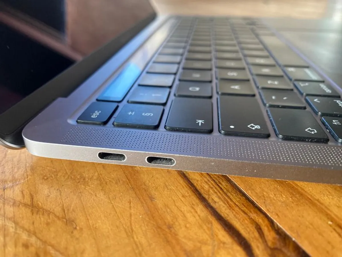 Macbook Pro 13" 2020 16gb RAM 1tb SSD - Image 2