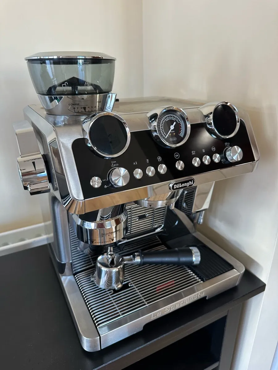De’Longhi La Specialista Maestro Coffee Machine - Image 1