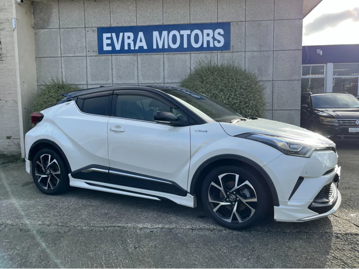 Toyota C-HR SOL MODELLISTA AUTOMATIC HYBRID 1.8 PE - Image 3